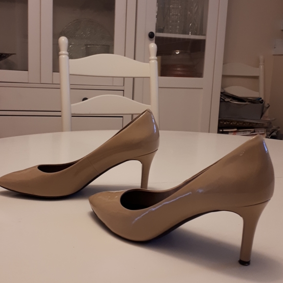 Rockport Total Motion Patent Leather Pumps - Picture 12 of 16